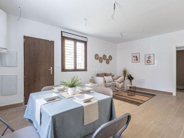 Piso en venta en Santa Fe. Vivienda totalmente reformada en el corazón de Santa Fe. Pisos Santa.