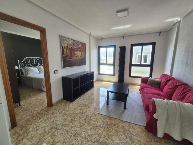 Piso en venta en Santa Lucía de Tirajana, Vecindario El Doctoral Cruce de Sardina. Última planta con garaje, aire acondicionado y vistas despejadas. Pisos Santa Lucía de.