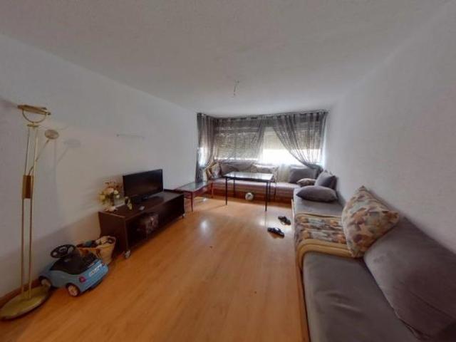 Piso en venta en Santa Perpètua De Mogoda