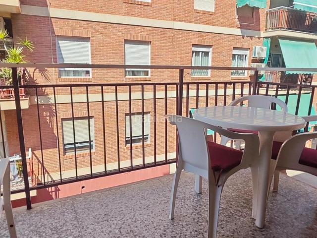 Piso en venta en Santa Pola, Centro. Gran Piso de 3 Grandes dormitorios y 2 Baños al lado del parque ideal para vivir o veranear en Santa Pola. Pisos Santa.