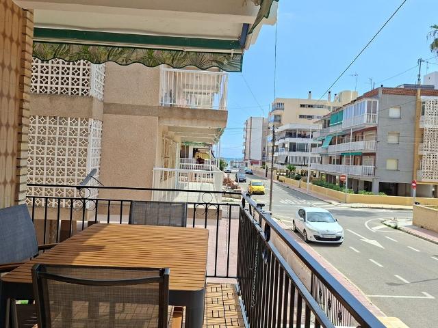 Apartamento en venta en Santa Pola, Gran Playa. Presentamos en exclusiva este apartamento ubicado en la Gran Playa de Santa Pola Alicate. A tan sólo 100m de las playas de arena.D. Apartamentos Santa.