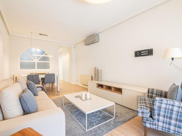 Piso en venta en Santa Pola, Norte. ¡Luz, Diseño y la Mejor Ubicación en Santa Pola! Tu Nuevo Refugio en la Última Planta. Pisos Santa.