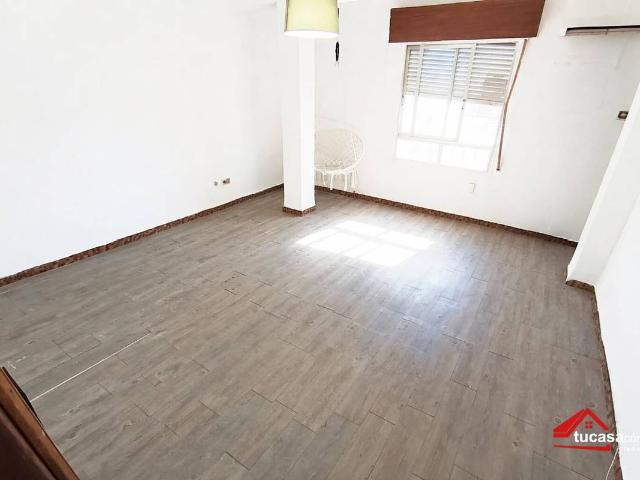 Piso en Venta en Santa Rosa Valdeolleros