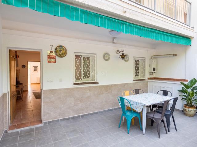 Piso en venta en Santa Susanna. Apartamento ubicado en exclusiva urbanización La Vall de Santa Susanna. Pisos Santa.