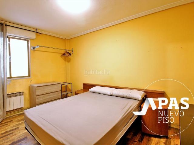 Piso en venta en Santander, Castilla Hermida. Zona Estaciones de Santander, cRuiz Zorrilla. En venta piso de 3 habitaciones, exterior, con ascensor. Oportunidad!. Pisos.