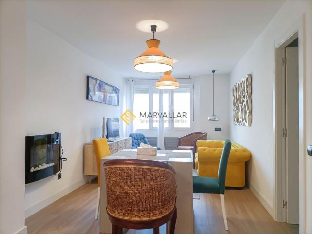 Piso en venta en Santander, Cuatro Caminos. EXCEPCIONAL VIVIENDA EN VENTA EN SANTANDER COMPLETAMENTE REFORMADA. Situada en calle San Fernando. Cuenta además con 2 amplios dor. Pisos.