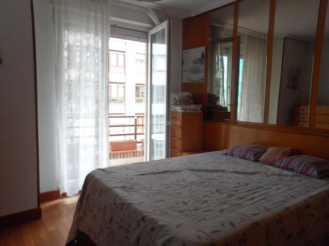 Piso en venta en Santander, Cuatro Caminos. piso en san fernando con garaje y trastero. Pisos.