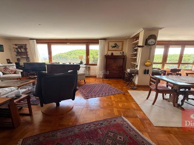 Piso en venta en Santander, Los Castros. Piso de 3 habitaciones y 2 plazas de garaje a 100 metros de las playas del Sardinero. Pisos.