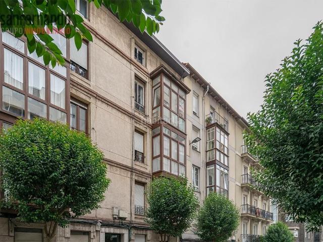Piso en venta en Santander, Numancia San Fernando. Luz, amplitud y una ubicación privilegiada en la calle Perines. Pisos.