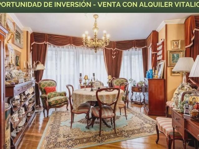 Piso en venta en Santiago de Compostela, A Coruña