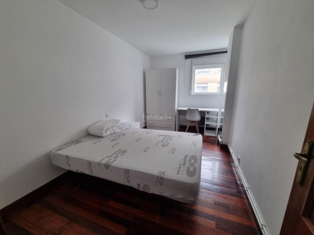 Piso en venta en Santiago de Compostela, Ensanche Sar. Piso exterior muy luminoso con excelentes vistas y garaje. Pisos Santiago de.