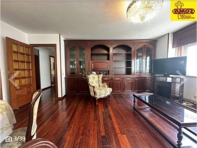 Piso en venta en Santiago de Compostela, Ensanche Sar. piso negociable en doutor teixeiro 4 dormitorios muy luminoso. Pisos Santiago de.