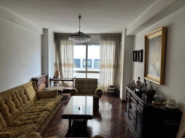 Piso en venta en Santiago de Compostela, Ensanche Sar. SE VENDE PISO EXTERIOR EN LA CALLE DOCTOR TEIJERO. Pisos Santiago de.