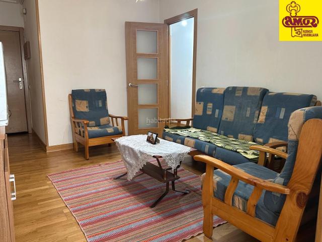 Piso en venta en Santiago de Compostela, Ensanche Sar. Se vende piso exterior reformado. En la calle República Argentina.. Pisos Santiago de.