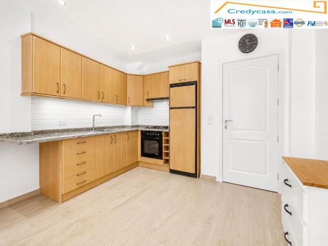 Piso en venta en Santiago del Teide, Tamaimo Arguayo. Tenerife Sur. Tamaimo. Piso 3 habitaciones, amplio balcon con vistas, 2 baños, cocina equipada y cuarto lavadero. Pisos Santiago del.