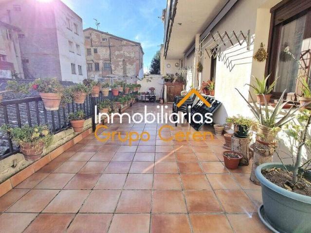 Piso en venta en Santo Domingo de la Calzada. En pleno corazón del casco histórico se encuentra este amplio piso que te invita a soñar. Pisos Santo Domingo de la.