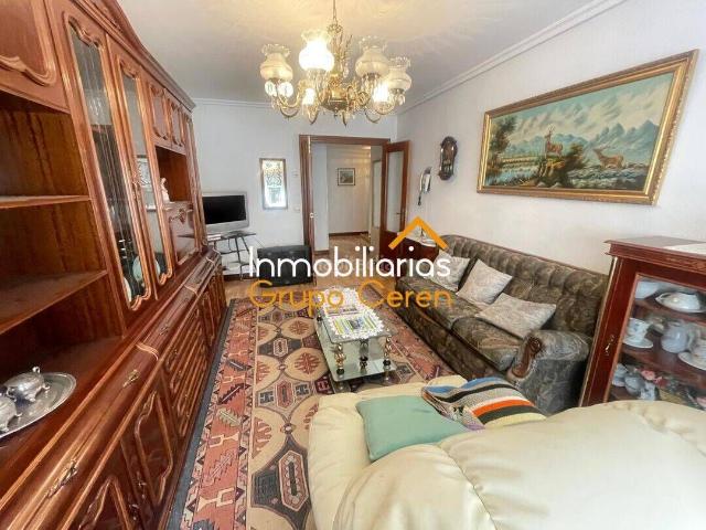 Piso en venta en Santo Domingo de la Calzada. Oportunidad única en Plaza Los Molinos! Vivienda céntrica con terraza, ascensor y trastero. Pisos Santo Domingo de la.
