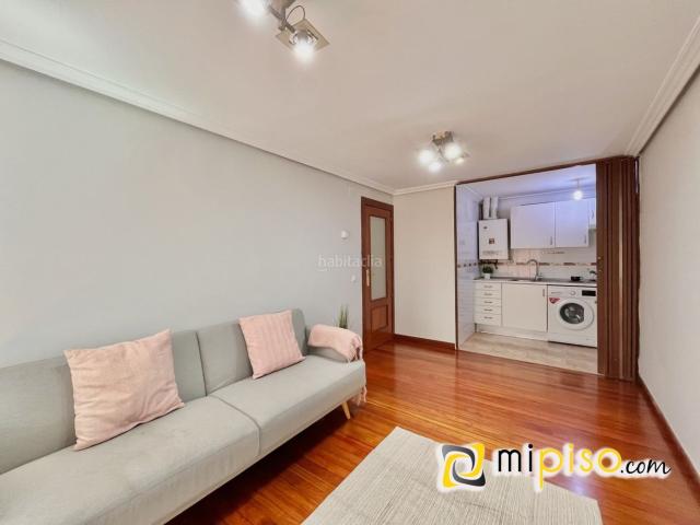 Piso en venta en Santoña. Atención a todos los amantes de la tranquilidad y la comodidad en Santoña! Tenemos para ti una oportunidad única de adquirir este. Pisos.
