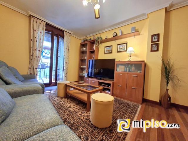 Piso en venta en Santoña. Buscas espacio, comodidad y la mejor calidad de vida en la costa cántabra? Inmobiliaira Mi Piso te rpesenta este magnífico dúple. Pisos.