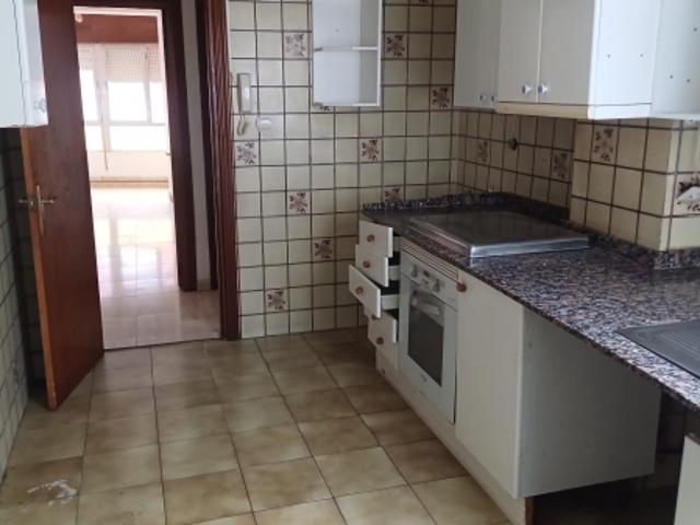 Piso en venta en Santoña, Cantabria en Calle La Paz