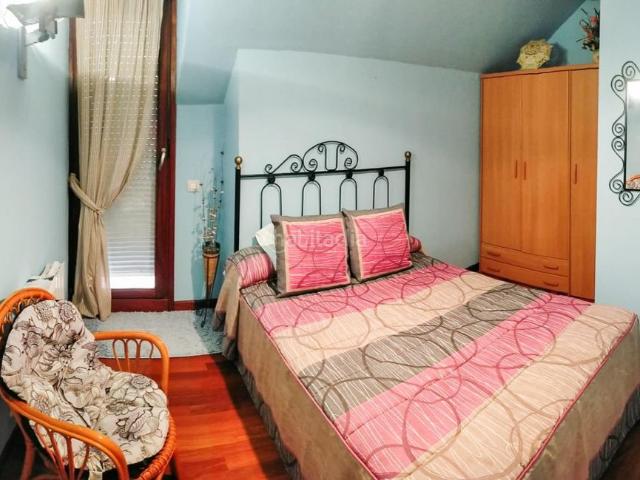 Piso en venta en Santoña. Dúplex en el centro de Santoña con garaje cerrado, trastero y terrazas. Pisos.
