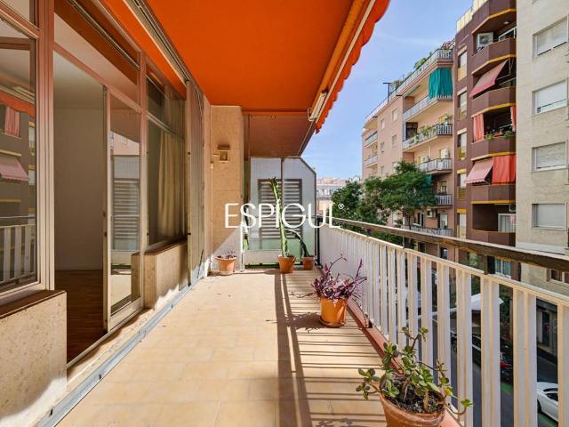 Piso en Venta en Sants