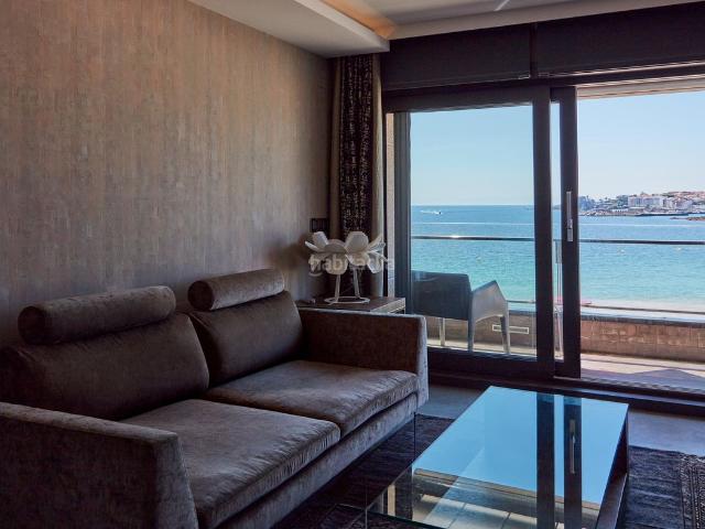 Piso en venta en Sanxenxo, Sanxenxo Pueblo. Vivienda en primera línea de playa con terraza frente al mar de Sanxenxo. Pisos.