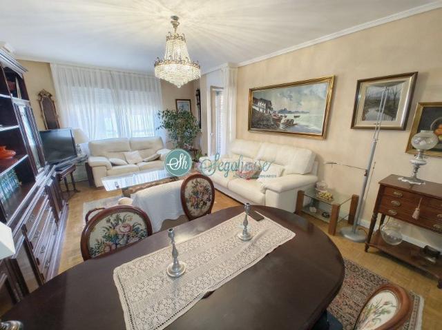 Piso en venta en Segovia, Centro. Piso en venta en Centro Santa Eulalia, 4 dormitorios. Pisos.