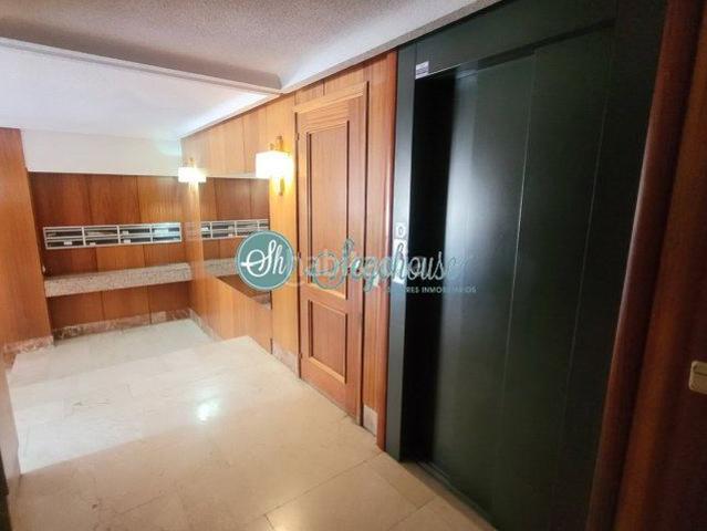 Piso en venta en Segovia, Centro. Piso en venta en Centro Santo Tomás, 6 dormitorios. Pisos.