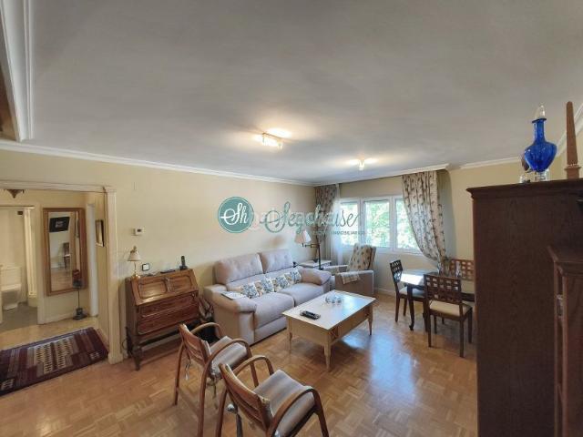 Piso en venta en Segovia, Ezequiel González Conde de Sepúlveda. Piso en venta en Conde Sepúlveda, 4 dormitorios. Pisos.