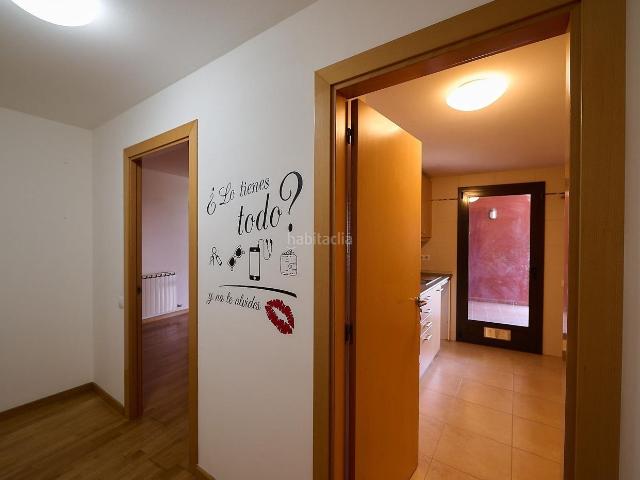 Piso en venta en Sentmenat. PIS IMPECABLE AMB TERRASSA, PISCINA, PÀRQUING I TRASTER A SAUSSET LES PINS. Pisos.