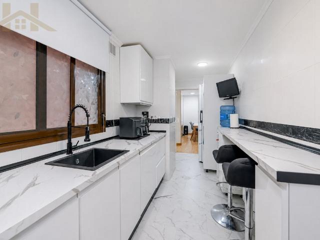 Piso en venta en Seseña, El Quiñón. EN VENTA: MAGNÍFICO PISO EN URBANIZACIÓN PRIVADA CON PISCINA COMUNITARIA EN EL QUIÑÓN SESEÑA. Pisos.
