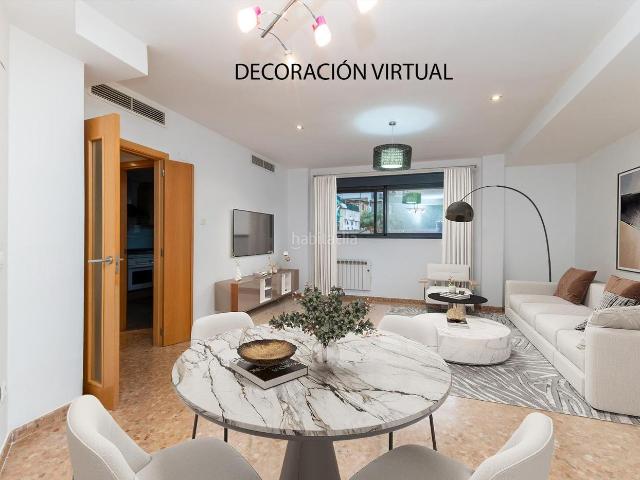 Piso en venta en Serra. Piso seminuevo, en pleno centro de Serra, con piscina, garaje y trastero. Pisos.