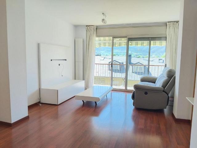 Piso en venta en Seu d´Urgell, la, de 100 m² 3 habitaciones por 320.000