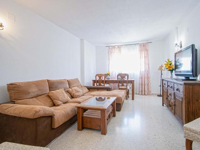 Piso en venta en Sevilla, Colores Entreparques. Luz, amplitud y comodidad en un hogar pensado para disfrutar cada día. Pisos.