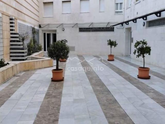 Piso en venta en Sevilla, Calle Muñoz León, 41009