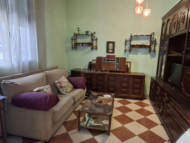Piso en venta en Sevilla, Ciudad Jardín. Piso de tres dormitorios con ascensor próximo a Gran Plaza. Pisos.