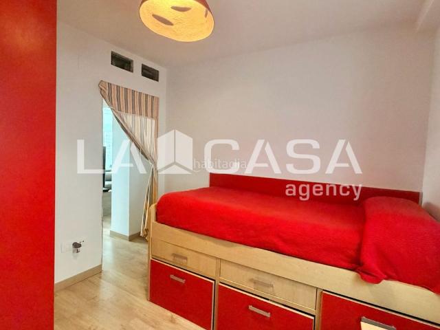 Piso en venta en Sevilla, Cruz Roja. Piso de 110 m con 4 dormitorios y exterior en Pino Montano. Pisos.