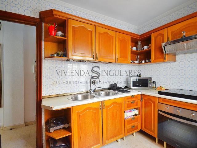 Piso en venta en Sevilla, Cruz Roja. Piso en Santa María de Ordás. Pisos.