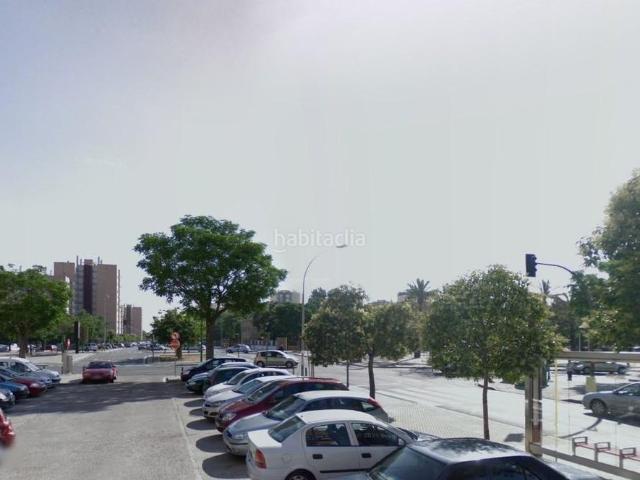 Piso en venta en Sevilla, Cruz Roja. VENTA EN CONDICIONES ESPECIALESCESIÓN DE CRÉDITO. ACTIVO SIN POSESIÓN, NO HIPOTECABLE. Pisos.