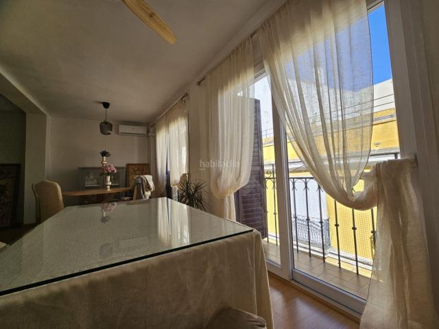 Piso en venta en Sevilla, Alfalfa Santa Cruz. Magnífico piso situado en una de las zonas más exclusivas de Sevilla, junto a La Campana. La vivienda, con una superficie de 130 m. Pisos.