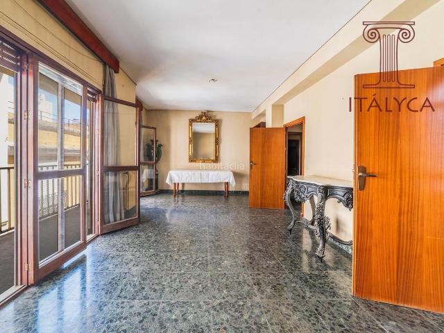 Piso en venta en Sevilla, Alfalfa Santa Cruz. Exclusiva vivienda de gran superficie en calle San Eloy. Pisos.