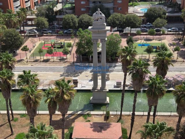 Piso en venta en Sevilla, Bellavista. PISO DE 4 DORMITORIOS EN JARDINES DE HERCULES CON GARAJE, TRASTERO Y ZONAS COMUNES CON PISCINAS. Pisos.