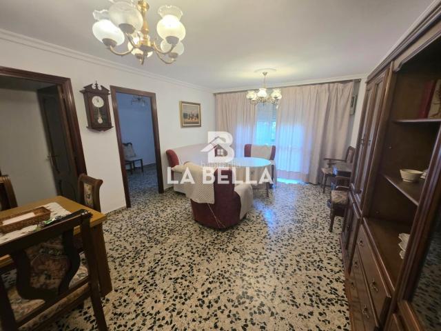 Piso en venta en Sevilla, Bellavista. PISO DE 4 HABITACIONES EN AVENIDA DE BELLAVISTA. Pisos.