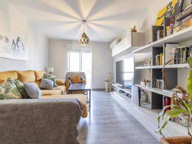 Piso en venta en Sevilla, Bellavista. PISO EN MUY BUEN ESTADO EN RESIDENCIAL A LA VENTA EN BELLAVISTA. Pisos.