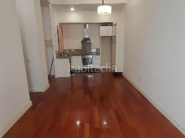 Piso en venta en Sevilla, Encarnación Regina. Solvia Inmobiliaria Piso Sevilla. Pisos.