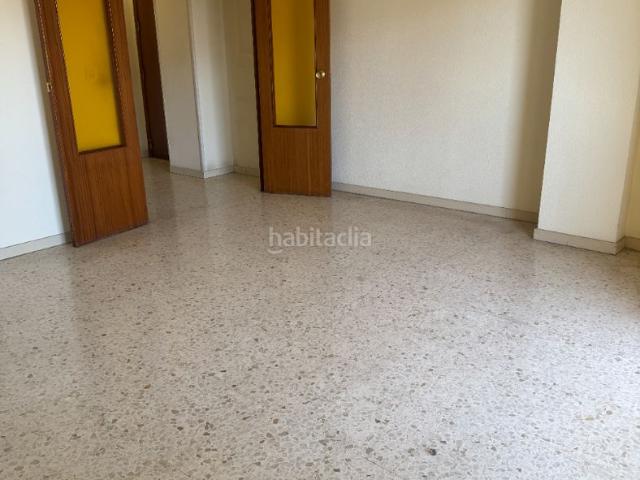 Piso en venta en Sevilla, El Plantinar Avda. La Paz El Juncal. Piso ideal para familias o para inversión. Pisos.