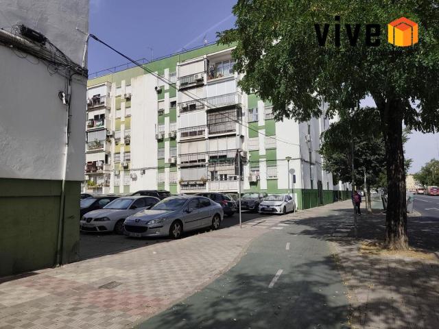 Piso en venta en Sevilla, El Torrejón El Cerezo. Piso 3 dormitorios junto al Hospital Virgen Macarena. Pisos.