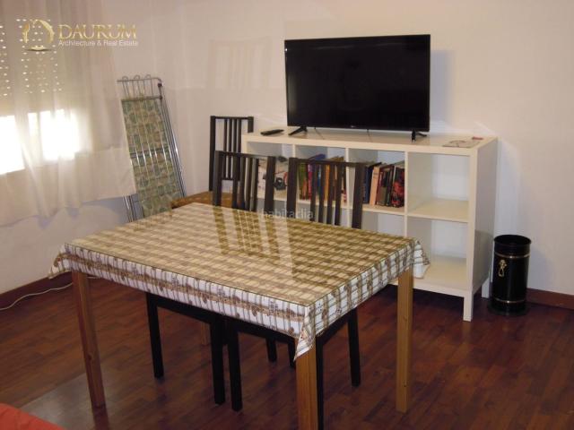 Piso en venta en Sevilla, El Torrejón El Cerezo. PISO DE OPORTUNIDAD PARA ENTRAR A VIVIR. Pisos.