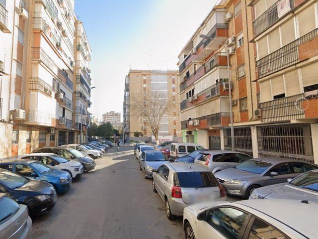 Piso en venta en Sevilla, El Torrejón El Cerezo. Pisos.